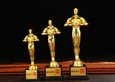 금속 입상 포상은 받아들여진 Oscar 주문 로고를 위한 트로피 목제 기본적인 유형을 받아 넣습니다